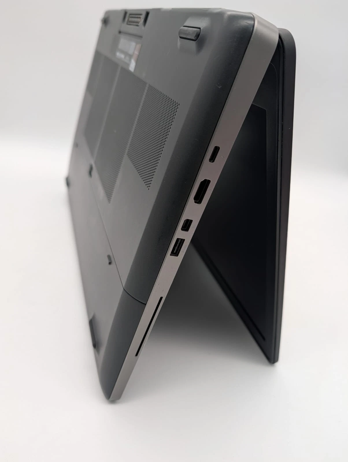 Dell Precision 7520 i5 7th Gen |16GB RAM | 256GB SSD | 15.6” | Yaoundé - Image 6