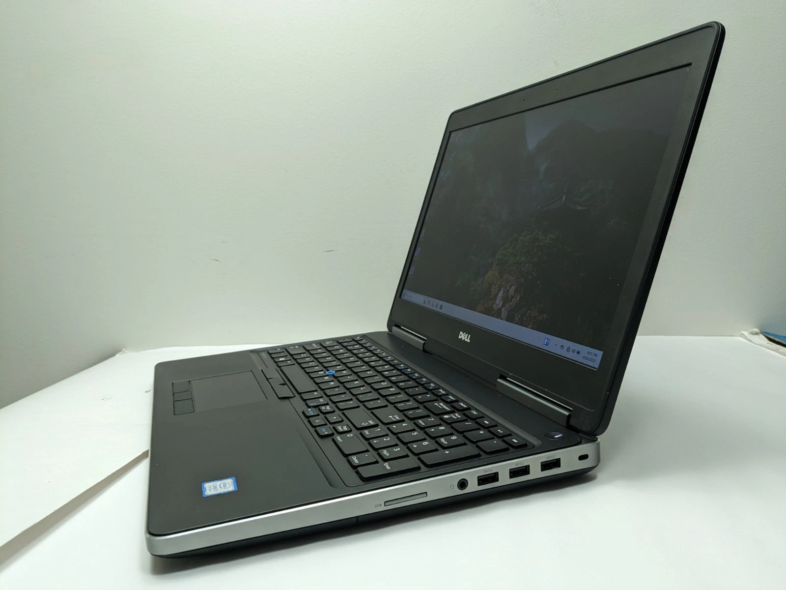 Dell Precision 7520 i5 7th Gen |16GB RAM | 256GB SSD | 15.6” | Yaoundé - Image 5