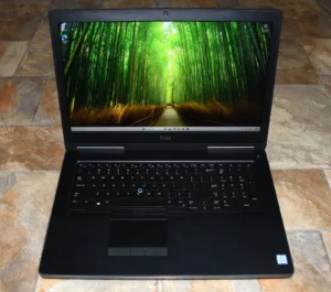 Laptop Dell Precision 7720 17,3 256GB SSD NVIDIA P3000 E3-1535M v6 16GB Ram 8Gen Laptop Dell Precision 7720 17,3" 256GB SSD NVIDIA P3000 E3-1535M v6 16GB Ram 8Gen