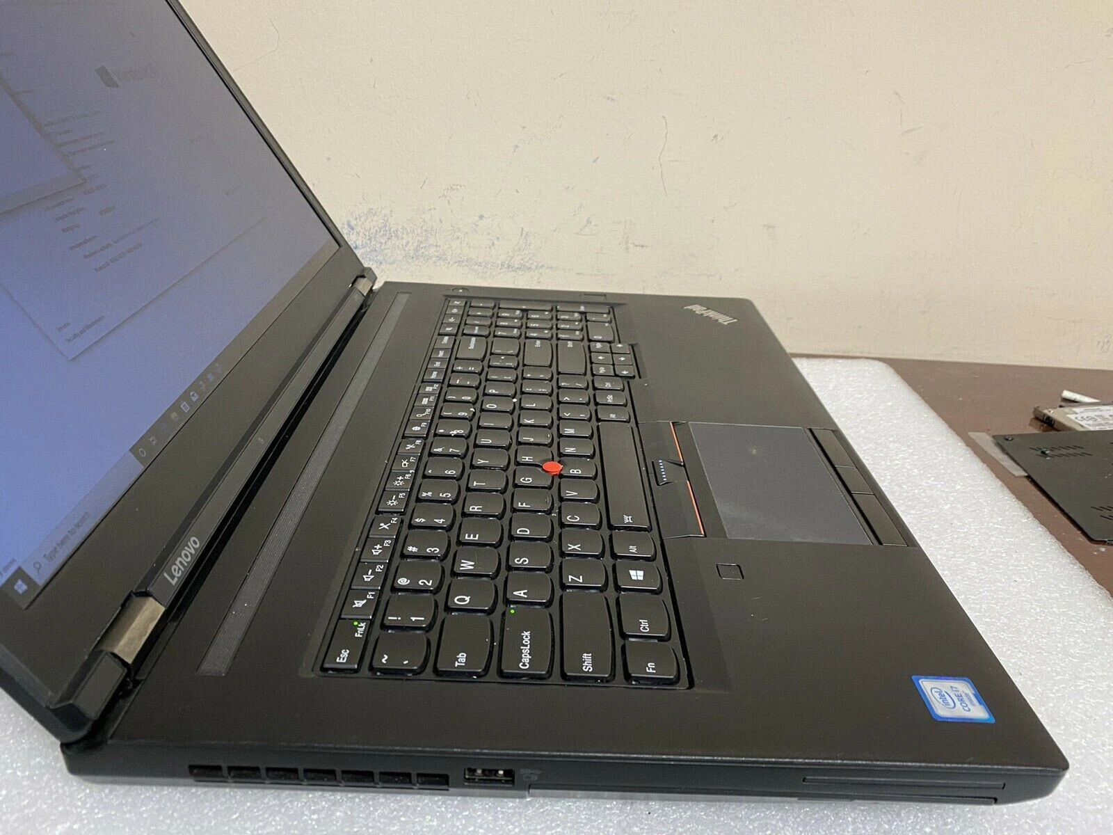 Buy Lenovo ThinkPad P70 in Yaoundé. Intel Xeon, 8GB RAM, 256GB SSD, 17.3” 4K UHD, Quadro M4000M with docking station at Ngwa Ventures. - Image 2